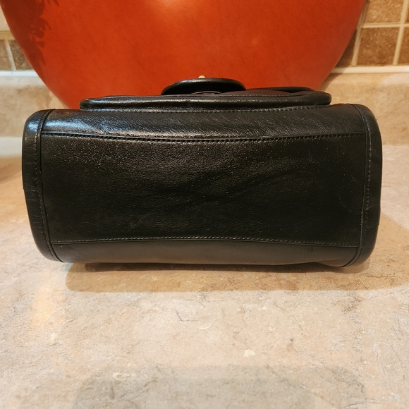 Coach Vintage Black Ranger Leather Crossbody Bag With Gold Chain 🔥🔥 - Picture 4 of 16